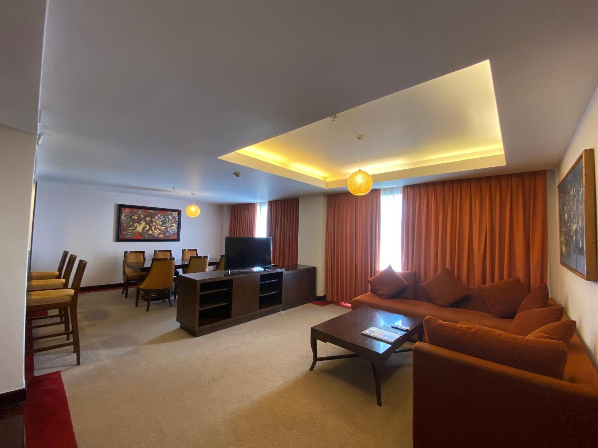 Muong Thanh Holiday Hue Hotel Szoba fotó
