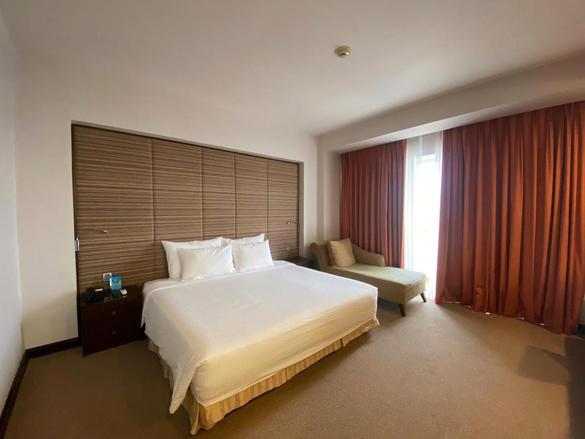 Muong Thanh Holiday Hue Hotel Szoba fotó