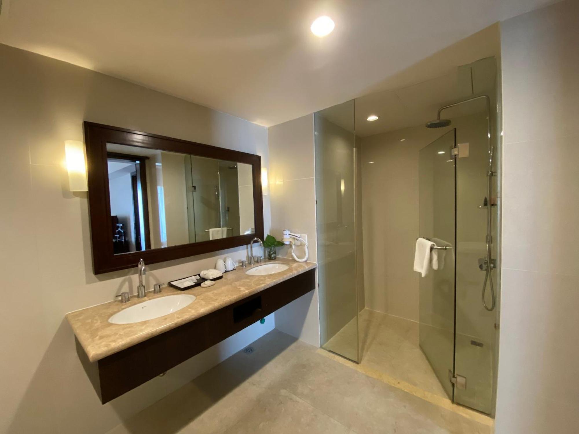 Muong Thanh Holiday Hue Hotel Szoba fotó