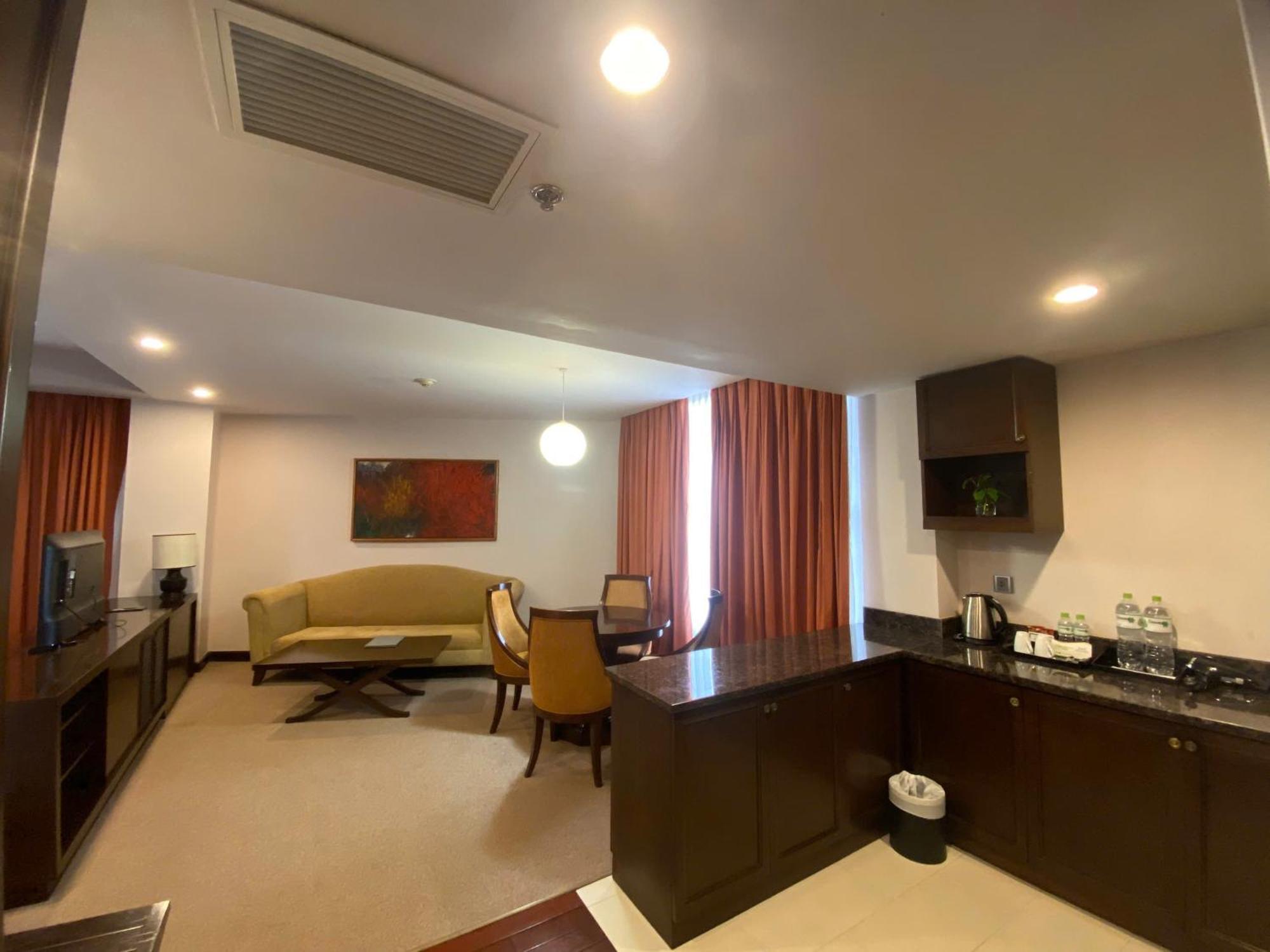 Muong Thanh Holiday Hue Hotel Szoba fotó